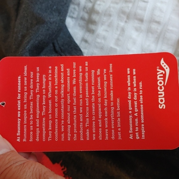 💚NWT WOMEN'S SAUCONY RUNNING T-SHIRT - Picture 9 of 9